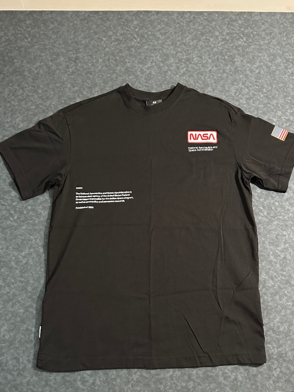 H&M Relaxed Fit NASA Logo Graphic Black T Shirt Size Small